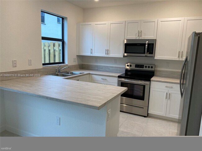 Foto del edificio - 3 br, 2.5 bath House - 21420 NE 2nd Path #...