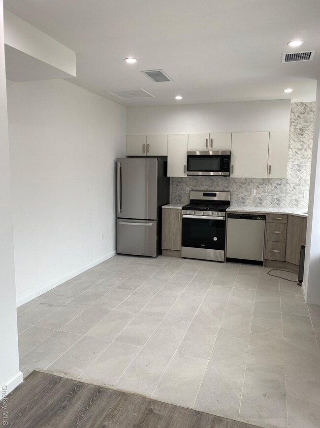 Foto del edificio - 201-5 17th Ave