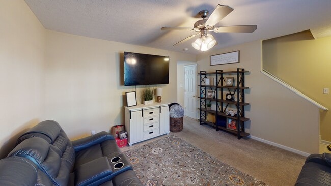 Building Photo - 1090 Blane Dr