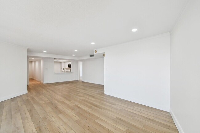Building Photo - 2611 Bayshore Blvd