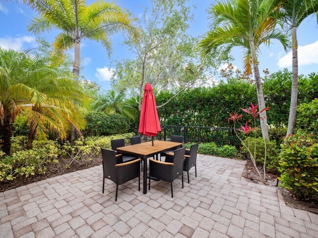 Building Photo - 4859 Cadiz Cir