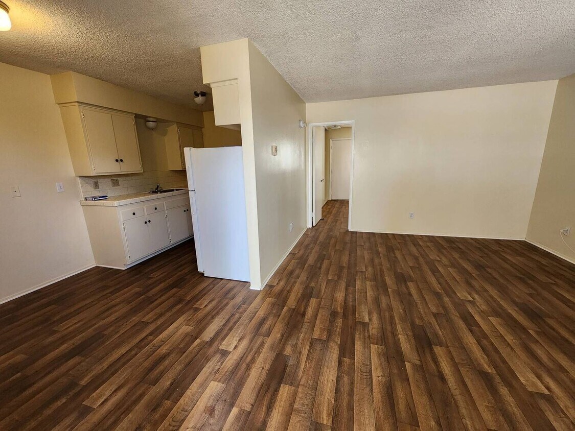 Primary Photo - Cute 1 Bedroom 1 Bathroom Duplex