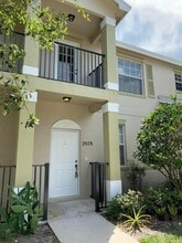 Building Photo - 2078 SE Glen Ridge Dr