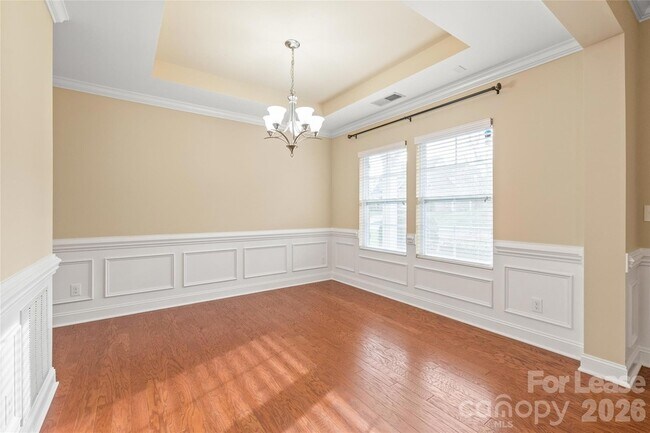 Building Photo - 5123 Poplar Knoll Dr