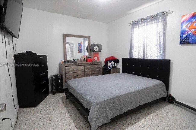 Foto del edificio - 3340 NW 17th St