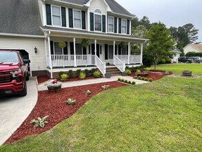 Building Photo - 218 English Walnut Dr