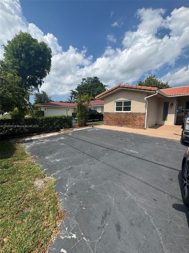 Primary Photo - 3851 NW 110th Ave