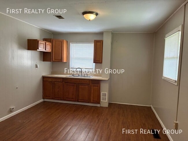 Foto del edificio - 1498 Elaine St