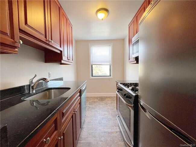 Building Photo - 107 Hillside Pl