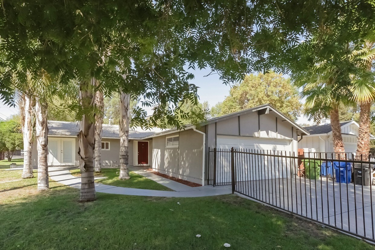 Primary Photo - 6801 Sale Ave
