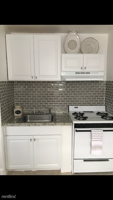 Foto principal - 5441 Torresdale Ave