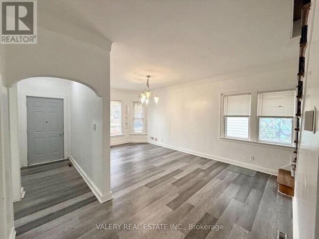 Photo du bâtiment - 824 Lincoln Rd