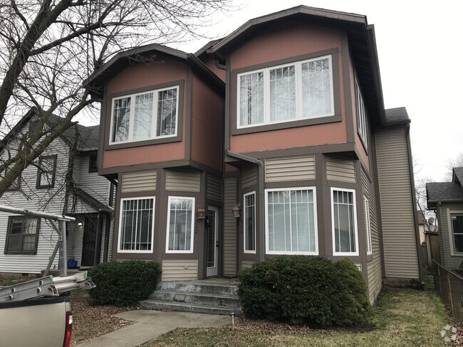 Front of house - 842 N California St