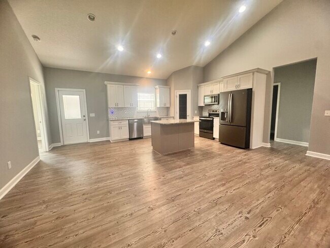 Building Photo - 3103 Co Rd 121