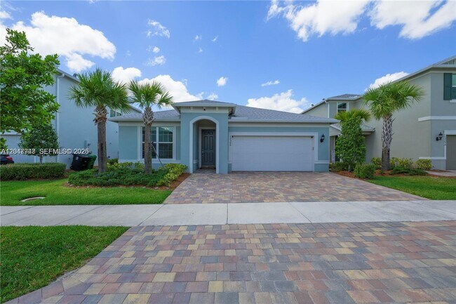 Building Photo - 12300 SW Myrtle Oak Dr