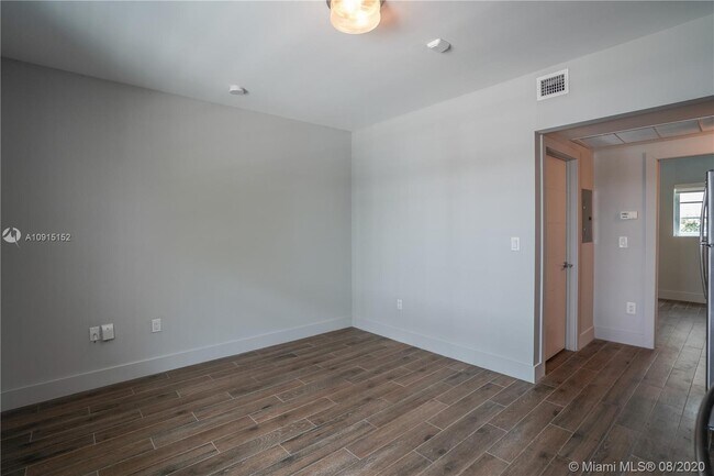 Foto del edificio - 1567 Meridian Ave