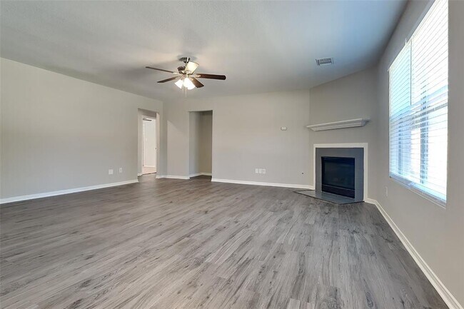 Foto del edificio - 7335 Foxbrook Dr