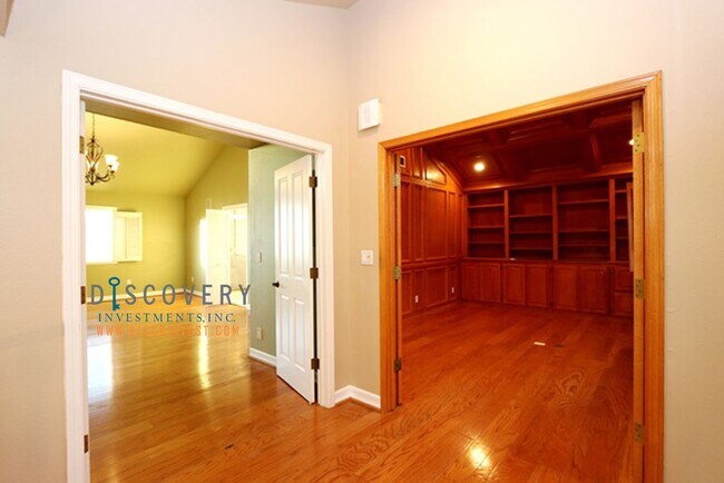 Building Photo - Upper Rockridge Contemporary Mediterranean...