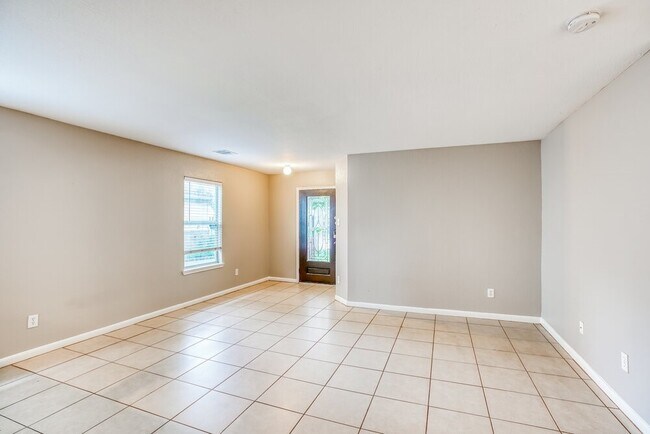 Foto del edificio - 9526 Yearling Branch Dr