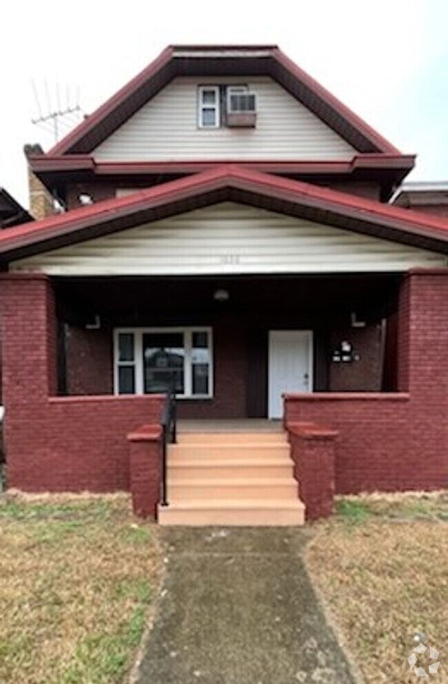 Building Photo - 1030 11th Ave