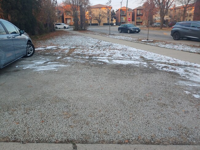 Foto del edificio - 5608 W Higgins Ave