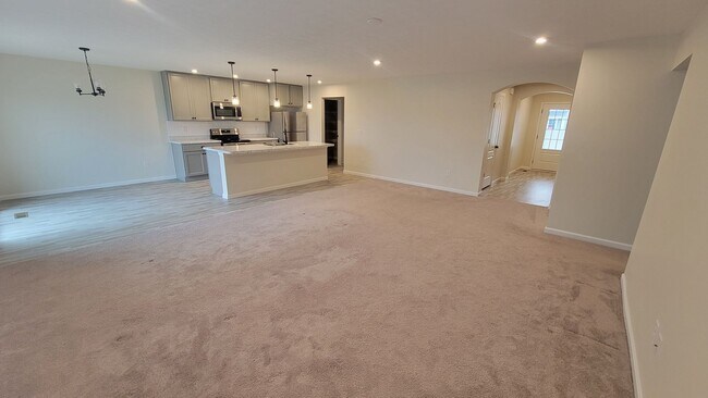 Foto del edificio - New 4-Bedroom Home In Mount Washington– Storage Galore