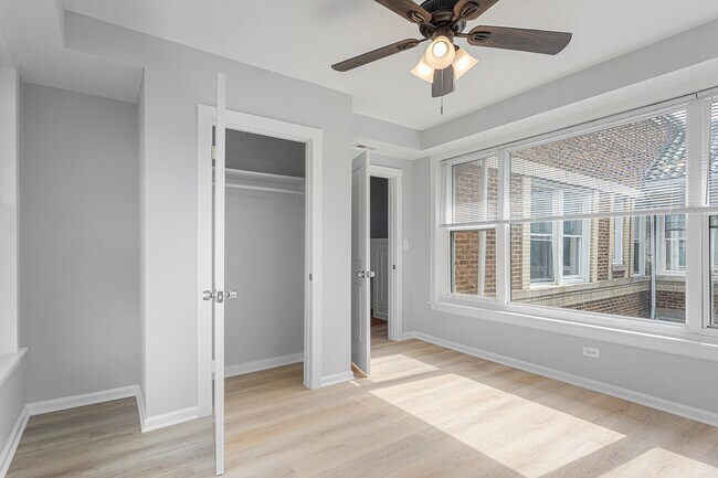 Foto del edificio - 1460 W Fargo Ave