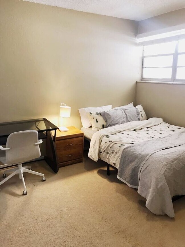 Foto del edificio - 2 Bedroom Condo in Stratford Park