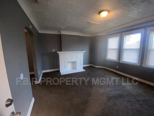 Building Photo - 3831 Waverly St