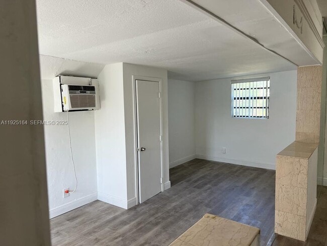 Foto del edificio - 1707 NW 14th Ct