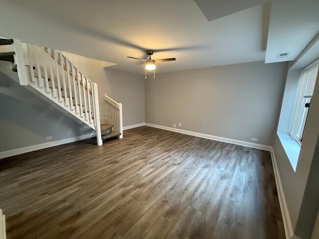 Foto del edificio - 744 W Gordon Terrace