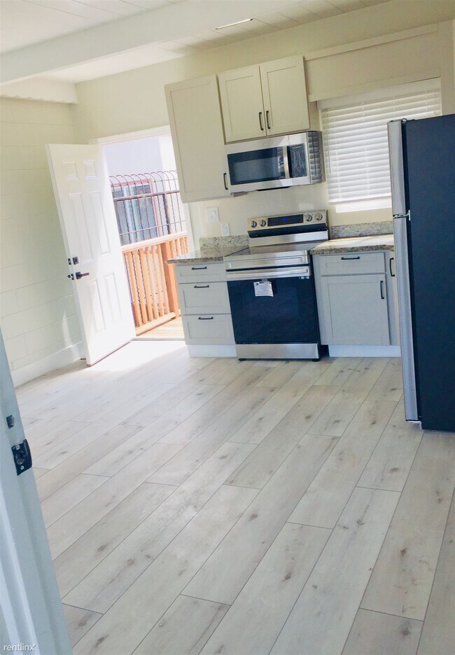 Foto del edificio - 2 br, 1 bath Duplex - 3318 Elliot Street U...