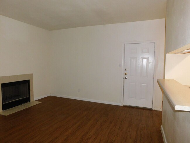 Foto del edificio - Edgecreek Condo for Lease