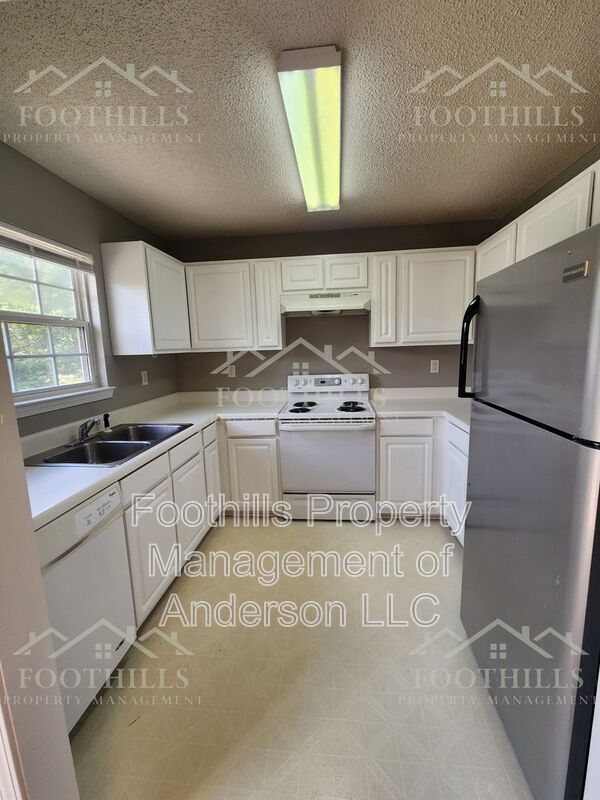 Building Photo - 226 Bridgeview Dr