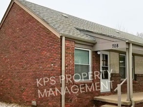 Building Photo - 708 S Ida St