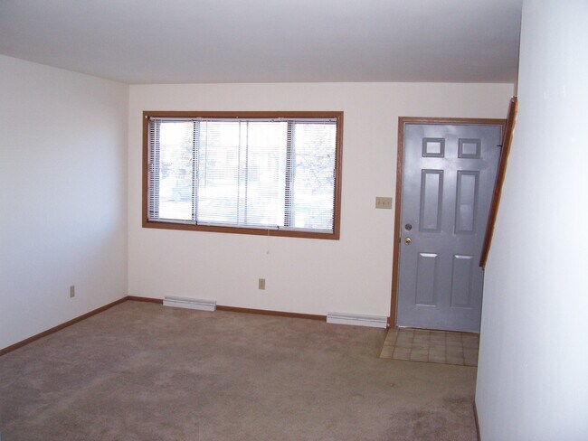 Building Photo - 539 Hillcrest Ct