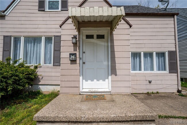 Foto del edificio - 368 Grover Cleveland Hwy