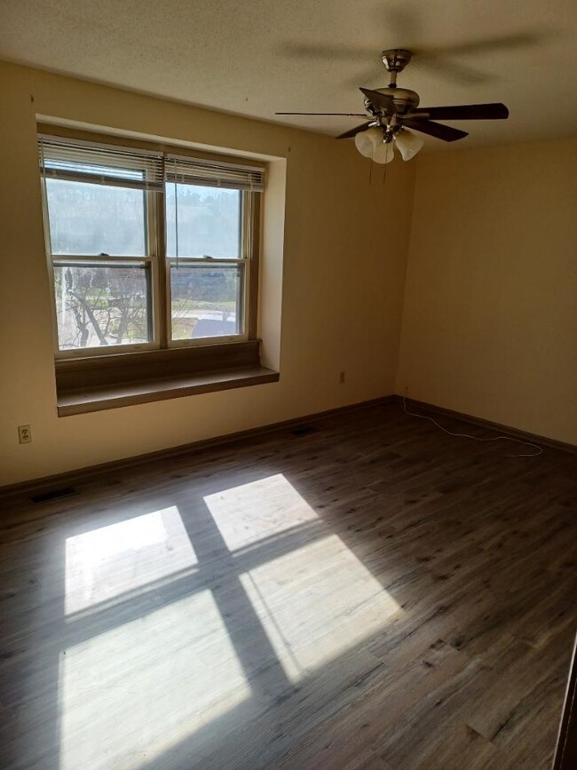 Building Photo - 1606 Trently Ct