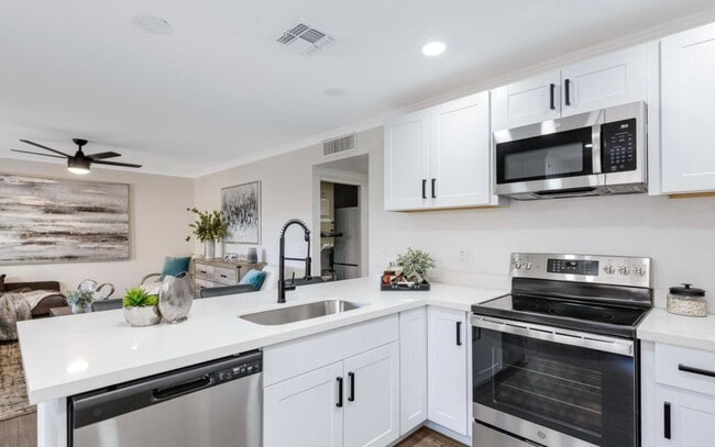 Building Photo - 520 N Stapley Dr