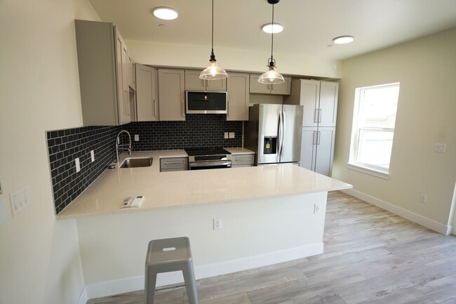 Building Photo - 3580 W 66th Ave