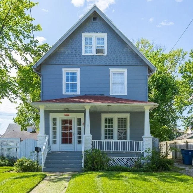Building Photo - 1123 W 10th St