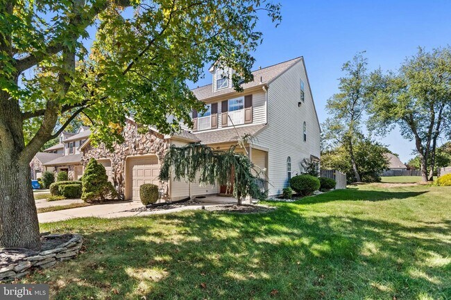 Foto del edificio - 401 Hazelwood Ln