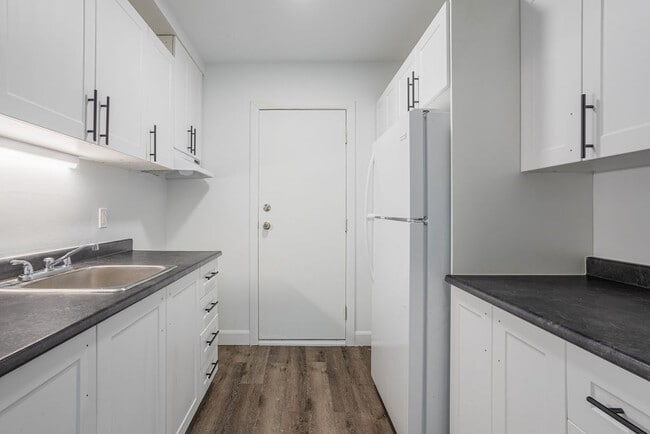 Building Photo - 1595-1635 Rue Dudemaine