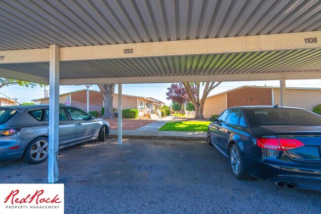 Foto del edificio - Charming 2 Bed / 1 Bath Apartment in a Prime Location