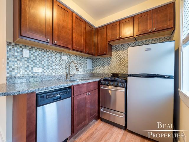 Foto del edificio - 1 bedroom in HIGHLAND PARK IL 60035