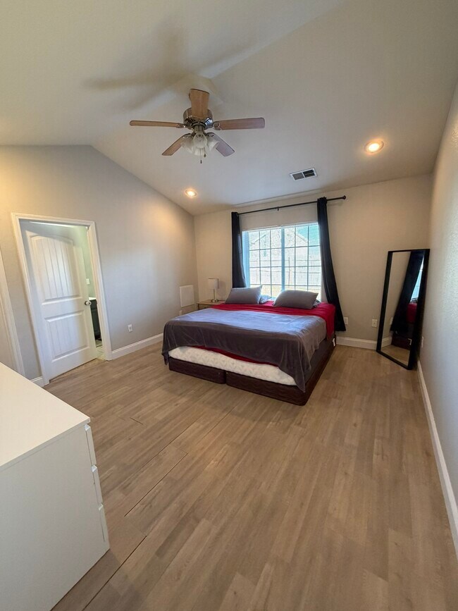 Foto del edificio - 21935 Lafayette Rd