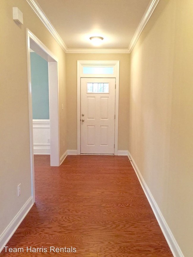 Foto del edificio - 414 Rolling Pines Dr