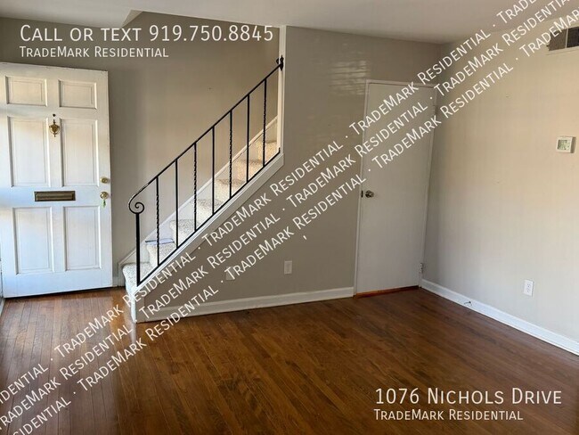 Building Photo - 1076 Nichols Dr