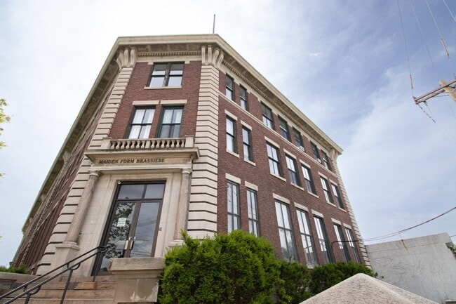 Building Photo - Senior Horizon
