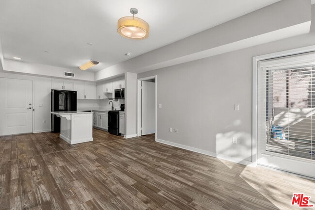 Building Photo - 12655 Bluff Creek Dr